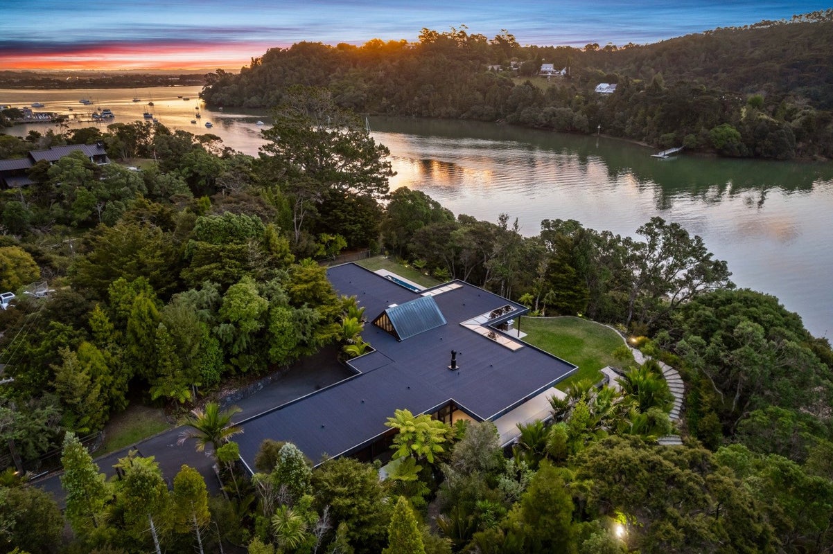 20 Oscar Road, Greenhithe, Auckland - Carousel 1