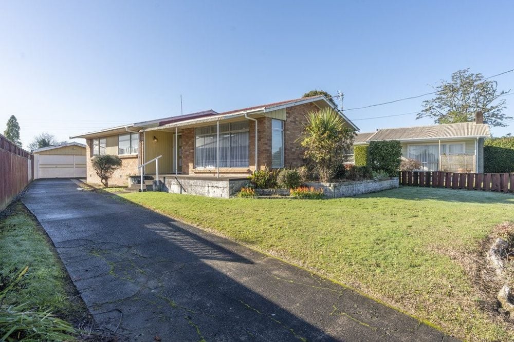 14 Betley Crescent, Fairview Downs, Hamilton - Carousel 2