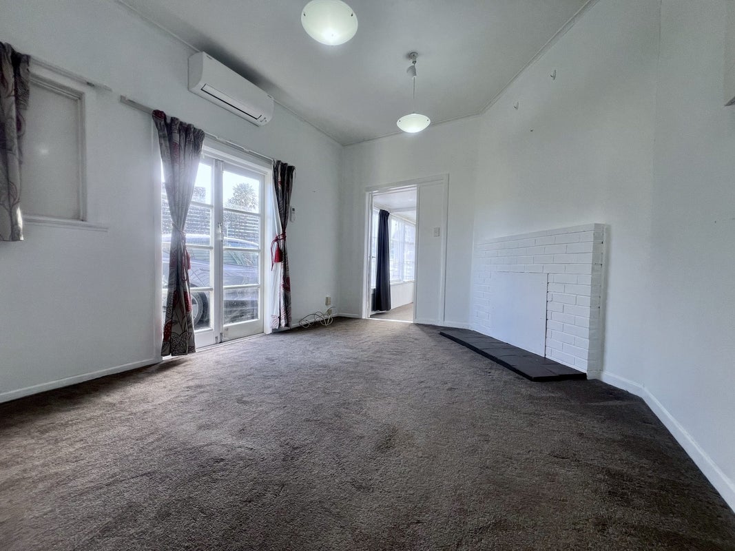 39A Forrest Hill Road, Milford, Auckland - Carousel 2