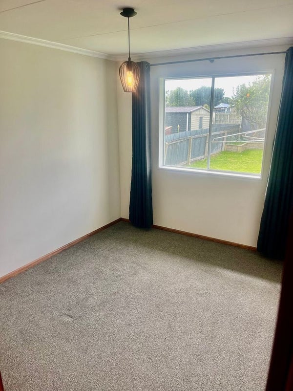 16 Hyde Street, Clifton, Invercargill - Carousel 2
