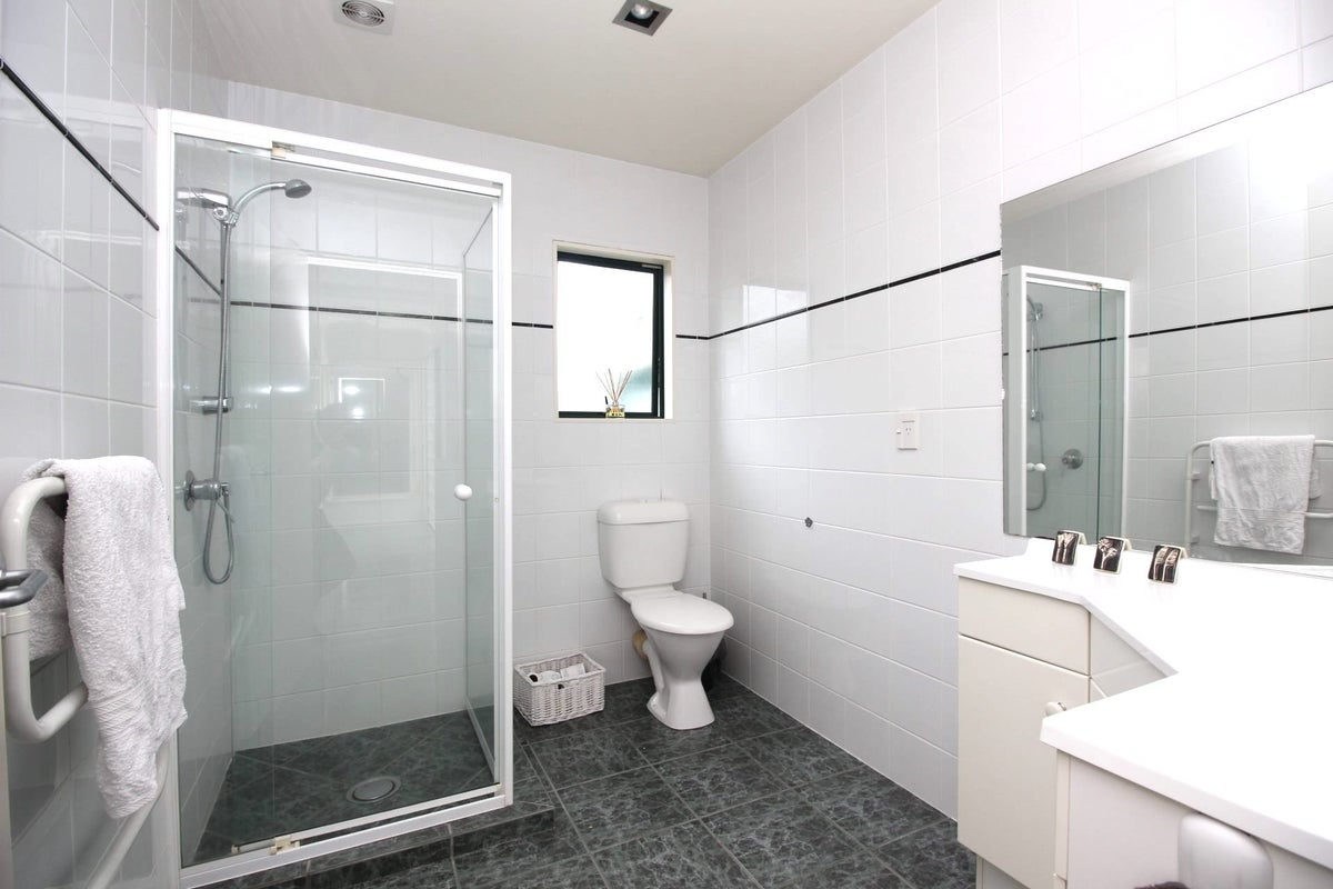 3/62 Garnet Road, Westmere, Auckland - Carousel 14