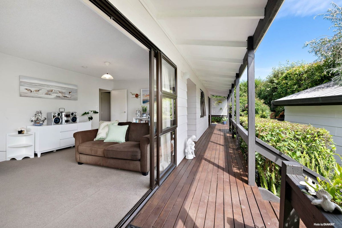 924A Whangaparaoa Road, Manly, Whangaparaoa - Carousel 2