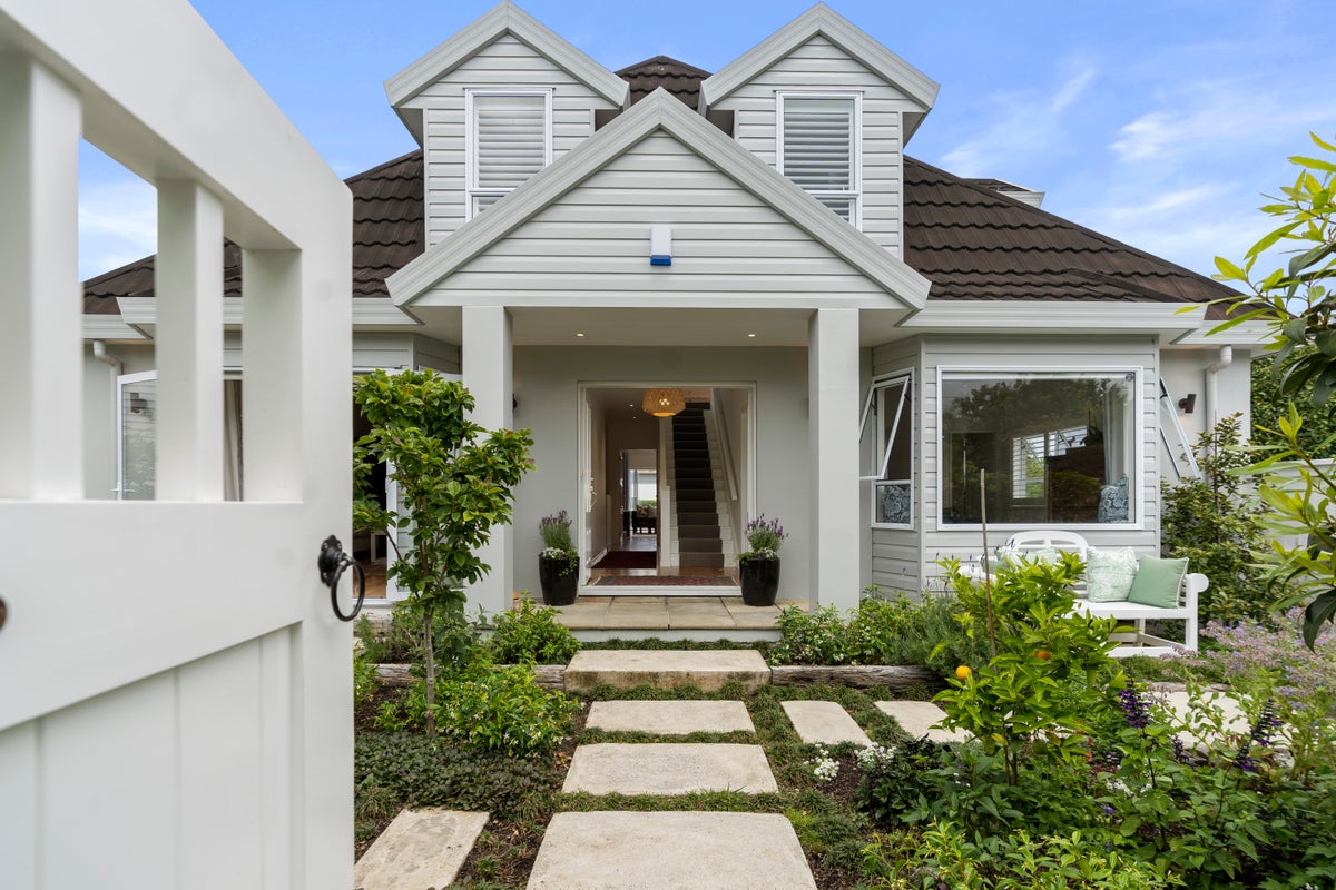 53 Bay Road, Glendowie, Auckland - Carousel 1