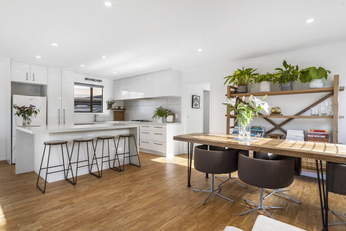 34 Glynnbrooke ST, Te Atatu South, Auckland - Carousel 1