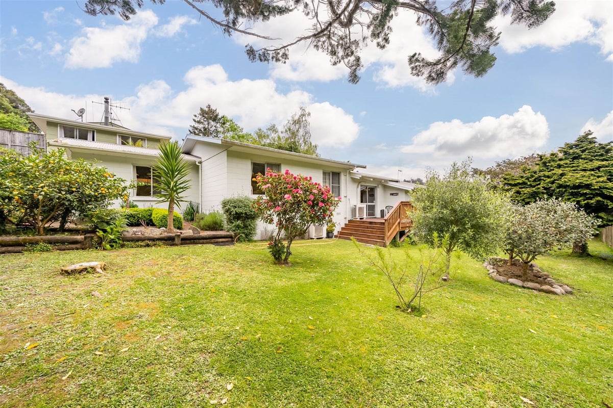 3 Gillespies Road, Birchville, Upper Hutt - Carousel 1