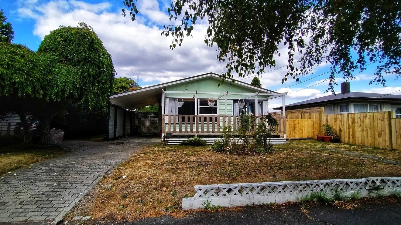 18 Fairview Street, Fairview Downs, Hamilton - Carousel 1