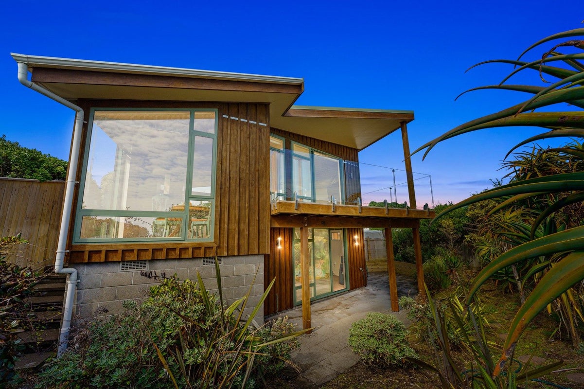 31 Kapiti Lane, Otaki Beach, Otaki - Carousel 1