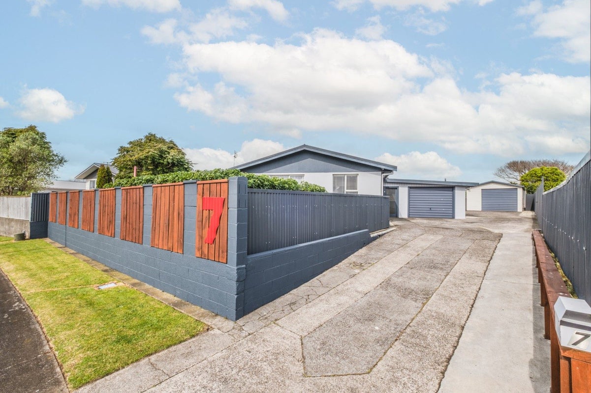 7 Trimble Place, Bell Block, New Plymouth - Carousel 1