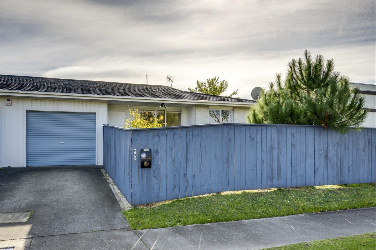 2/209 Park Road South, Akina, Hastings - Carousel 18