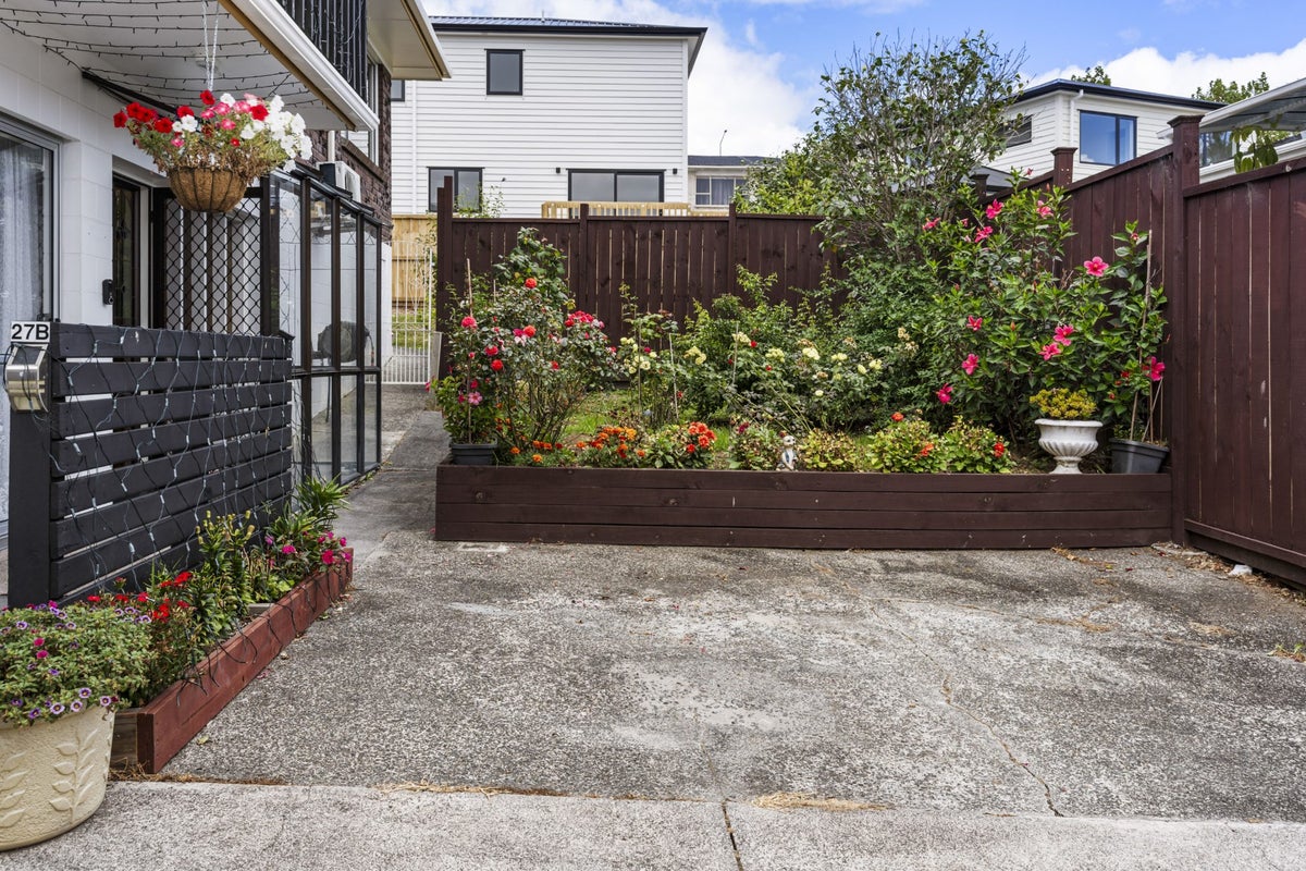 2/27 Pakira Avenue, Glendene, Auckland - Carousel 15