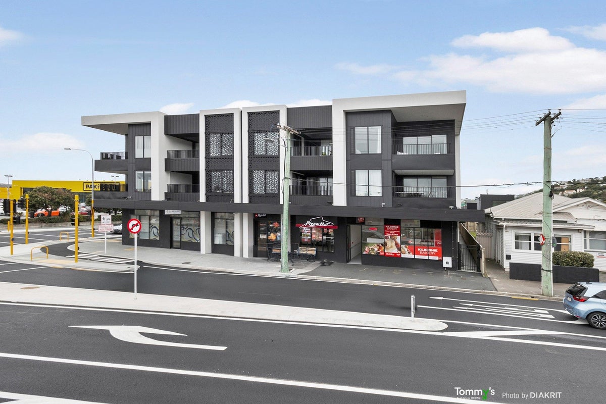 301/2 Onepu Road, Kilbirnie, Wellington - Carousel 1