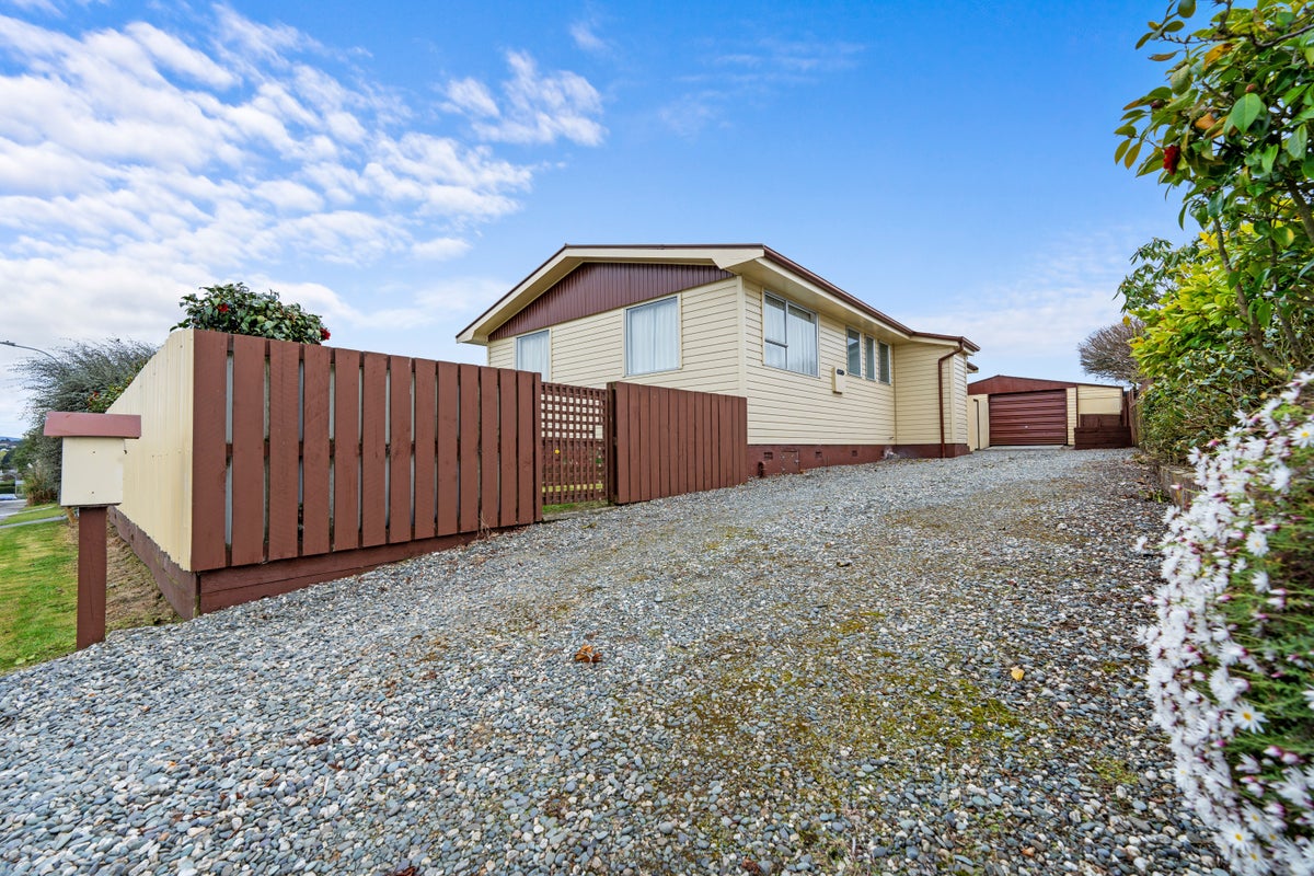 18 Walker Street, East Gore, Gore - Carousel 1