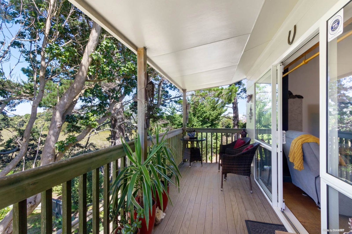 18A Bedford Street, Te Atatu South, Auckland - Carousel 2