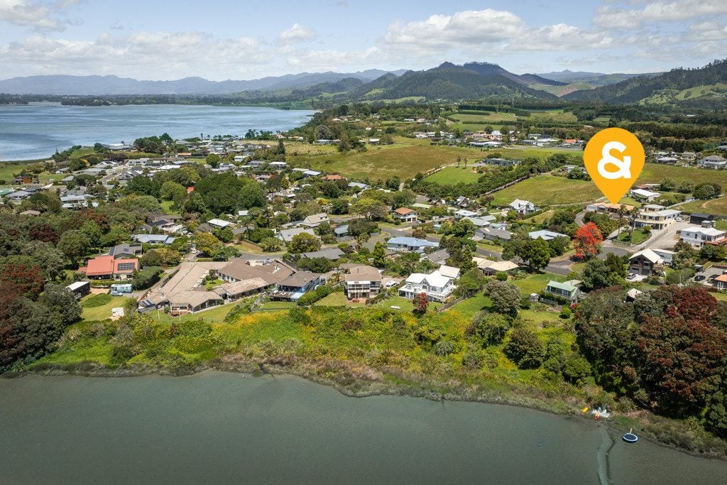 2 Denby Close, Athenree, Waihi Beach - Carousel 1