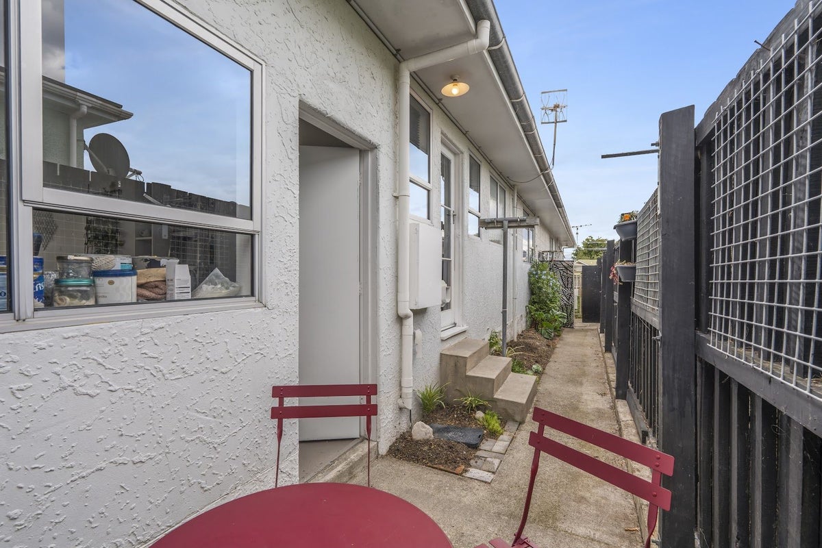 2/684 Main Road, Stoke, Nelson - Carousel 10