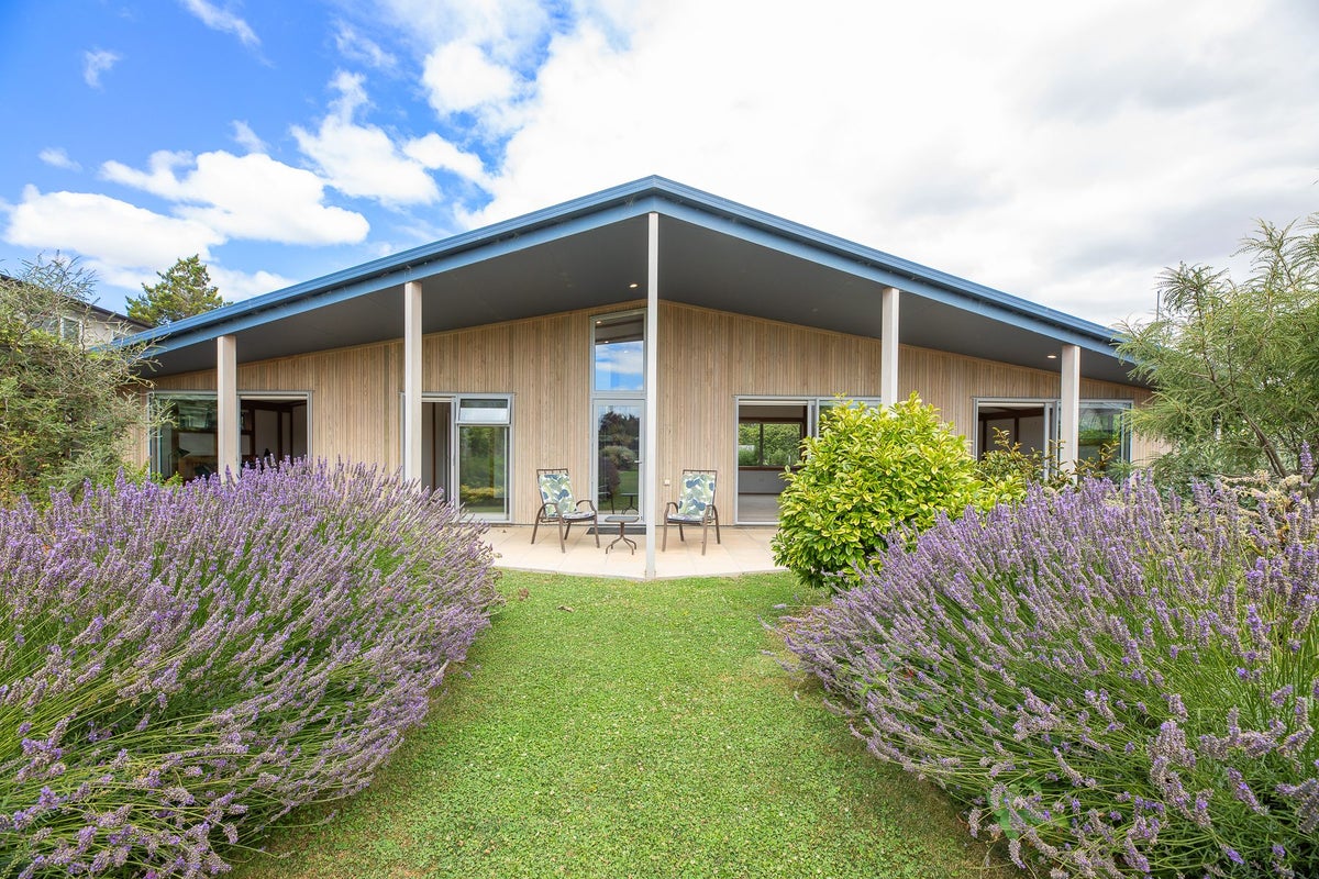 12 Old Renwick Road, Mayfield, Blenheim - Carousel 1