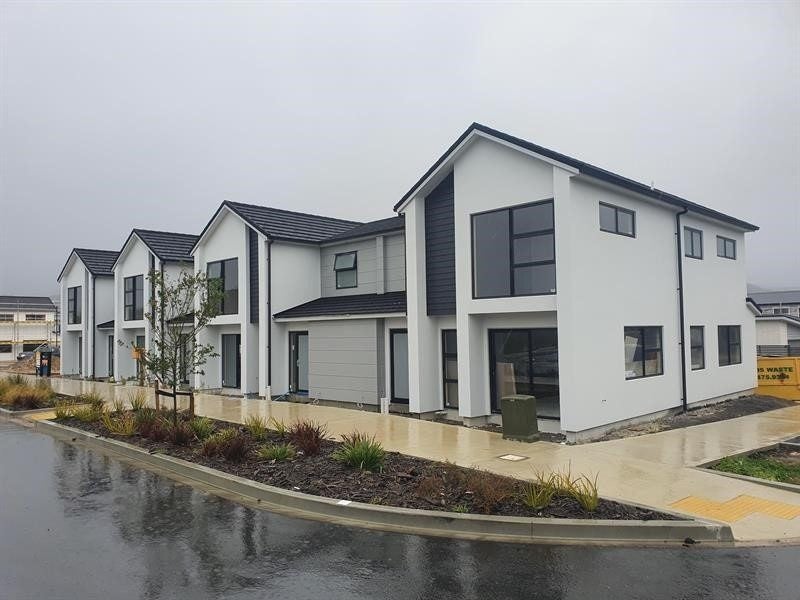 15 Karearea Avenue, Kenepuru, Porirua - Carousel 1