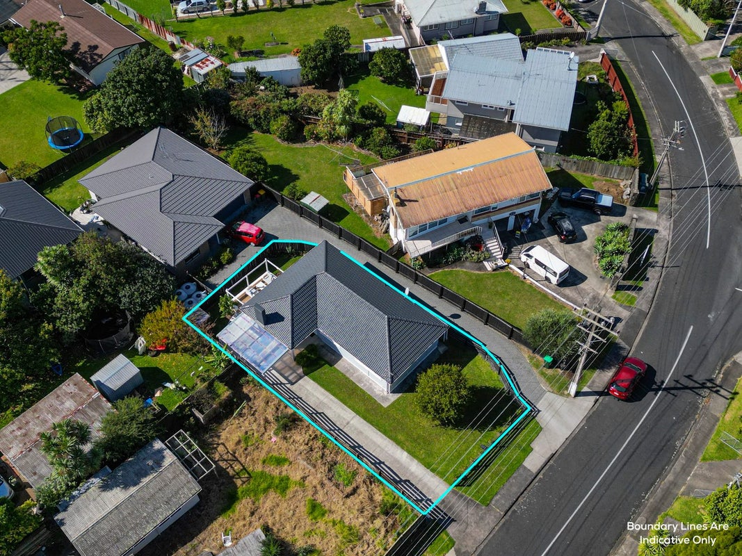2 Meadow Crescent, Te Atatu South, Auckland - Carousel 18