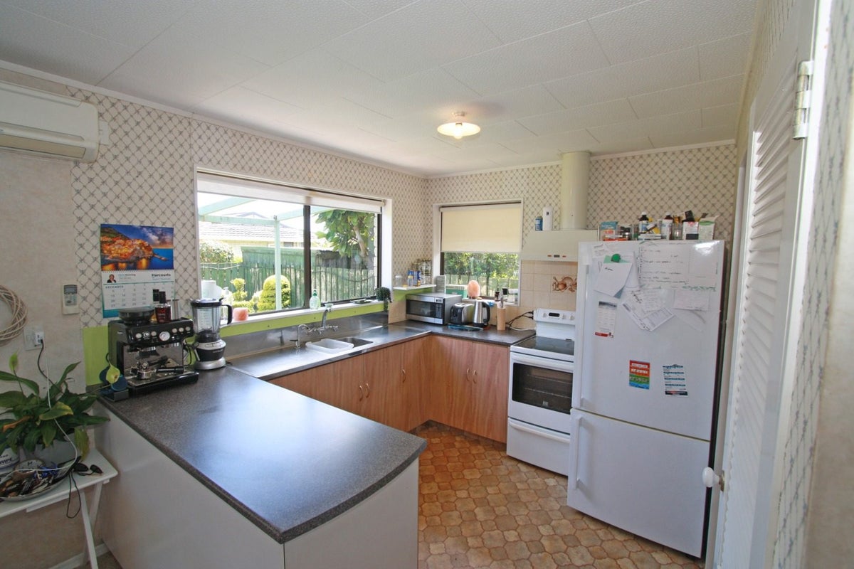 13A Karamu Street, Strandon, New Plymouth - Carousel 2