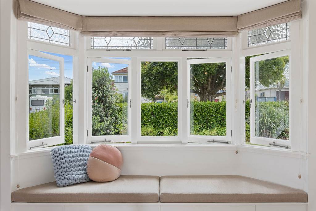 5 Niccol Avenue, Narrow Neck, Auckland - Carousel 1