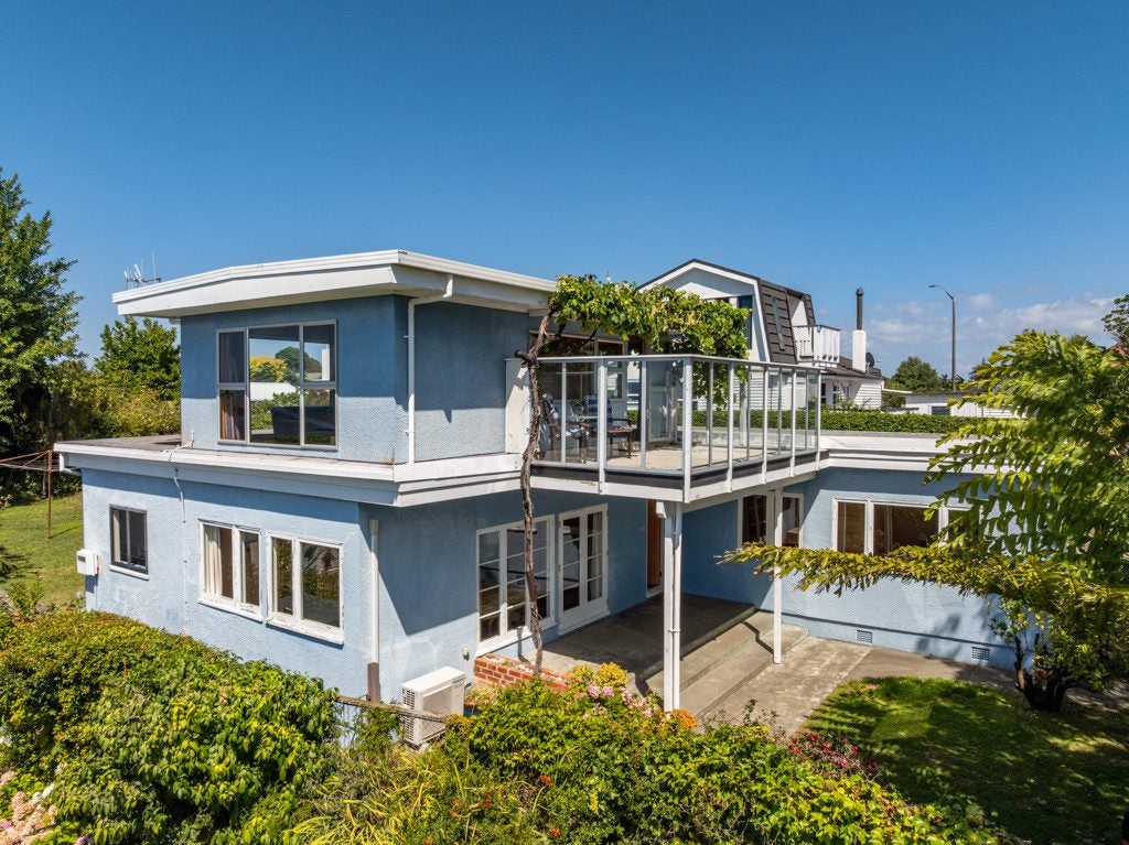 40 Milton Road, Bluff Hill, Napier - Carousel 1