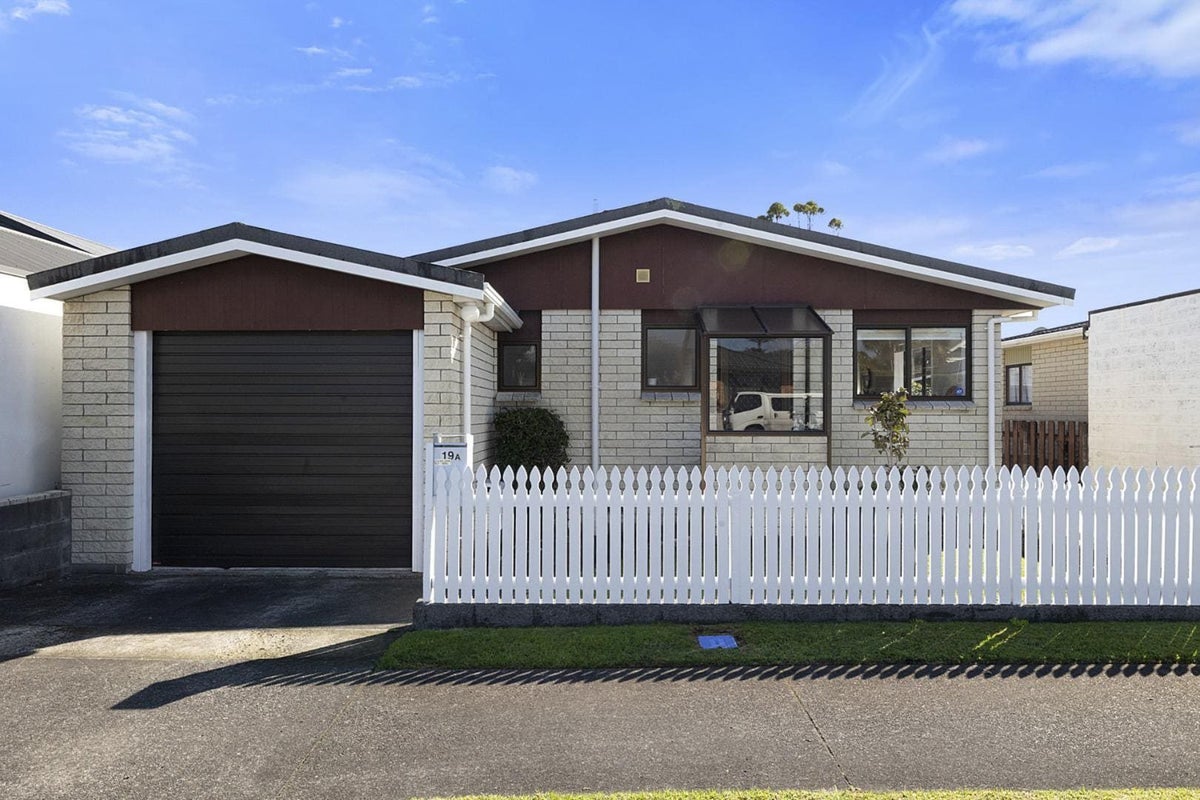 19A Karamu Street, Strandon, New Plymouth - Carousel 1