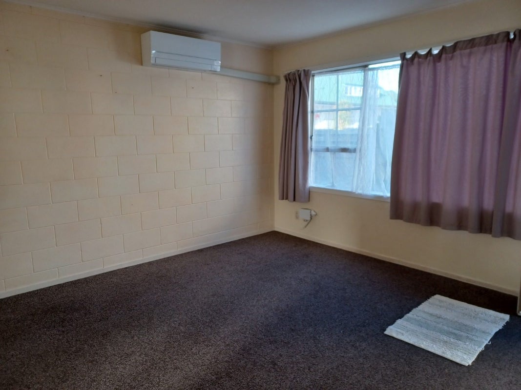 5/33 Campbell TCE, Petone, Lower Hutt - Carousel 2