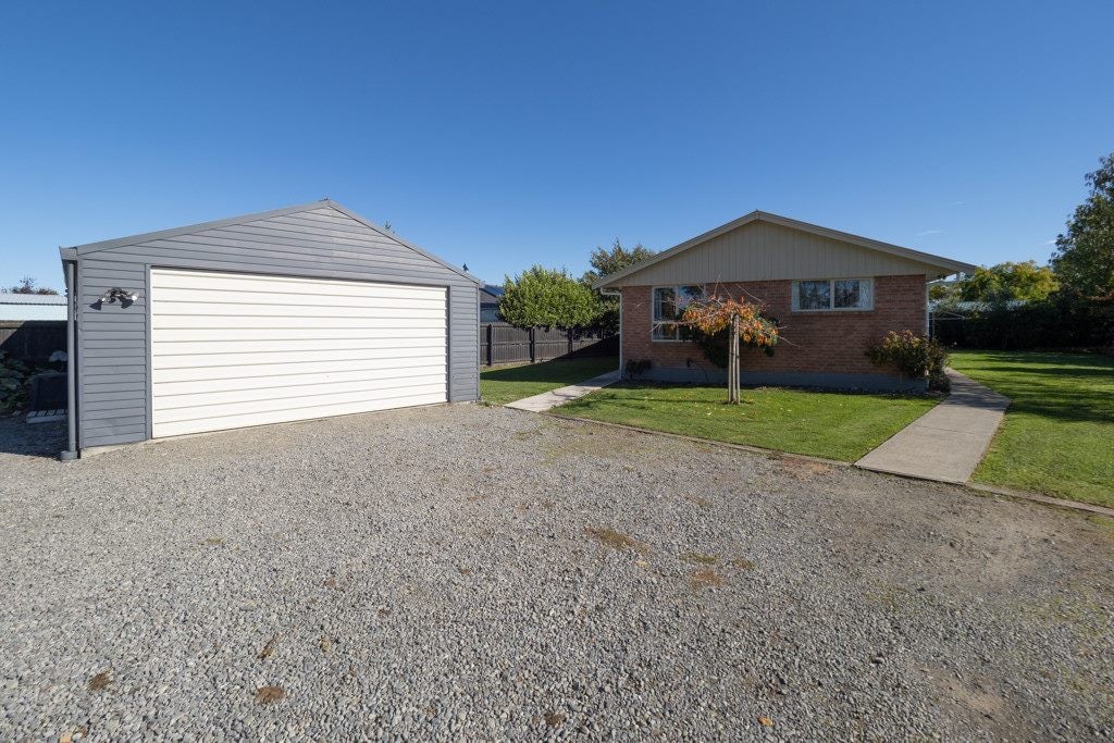 40 MALDON STREET, CHERTSEY, ASHBURTON - Carousel 20