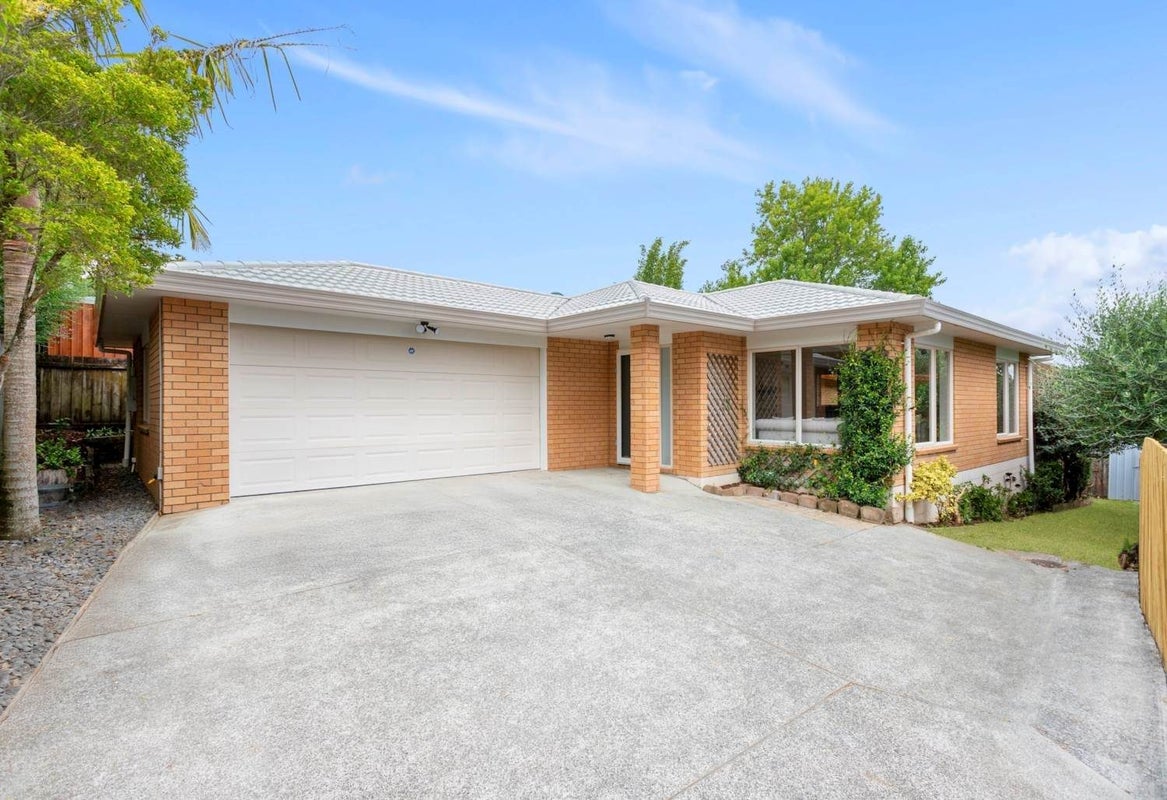 141B Edmonton Road, Te Atatu South, Auckland - Carousel 1