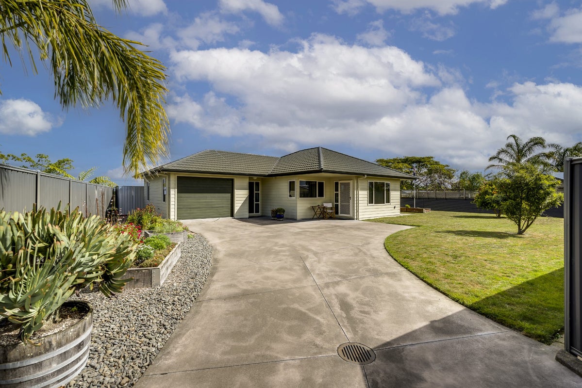 44 Mcnaughton Place, Onekawa, Napier - Carousel 1