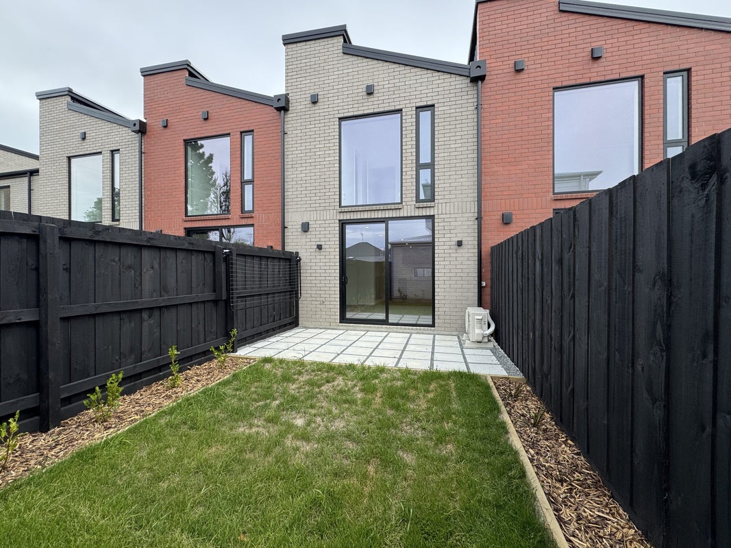 4/86 Holly Road, St Albans, Christchurch - Carousel 17
