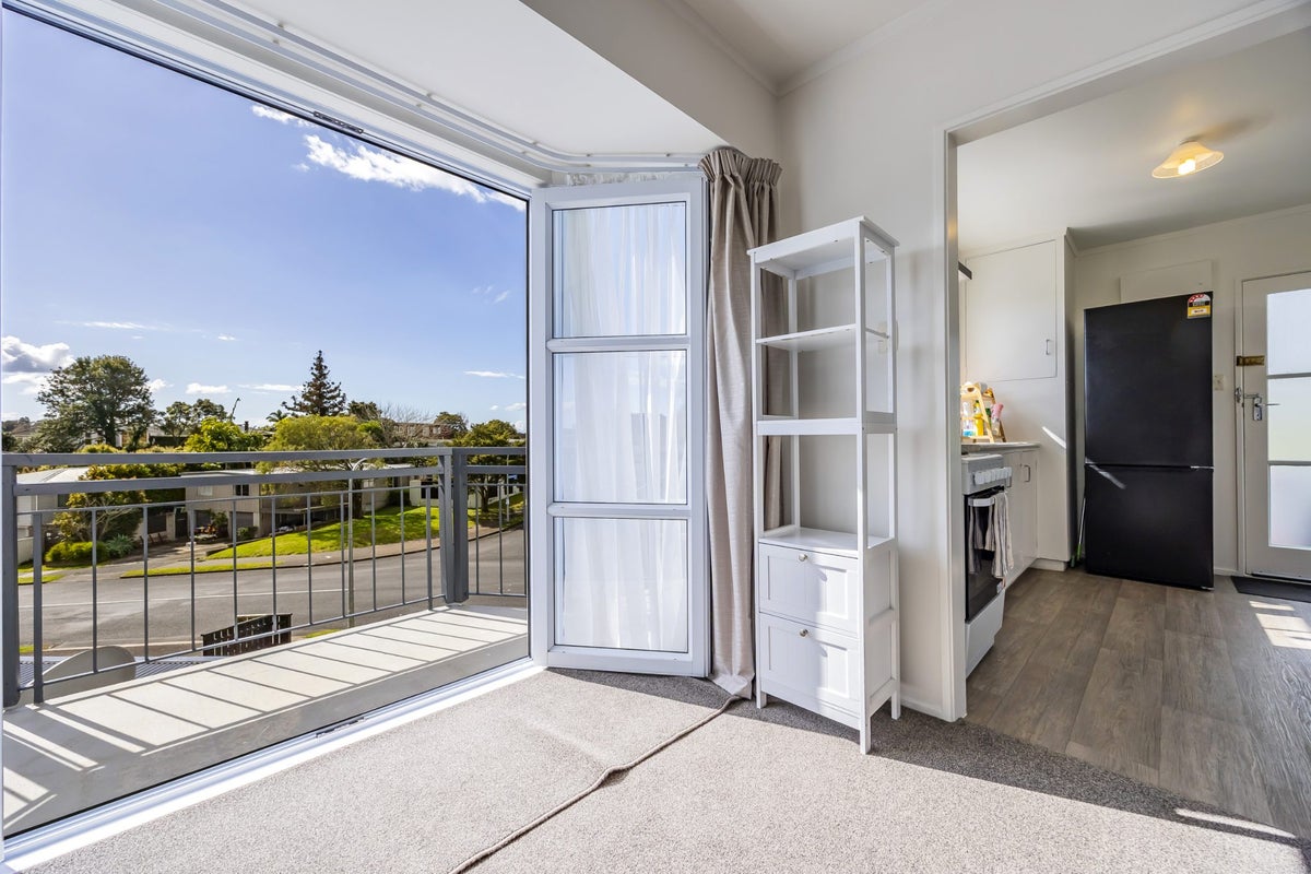 1A Hobday Place, Meadowbank, Auckland - Carousel 2