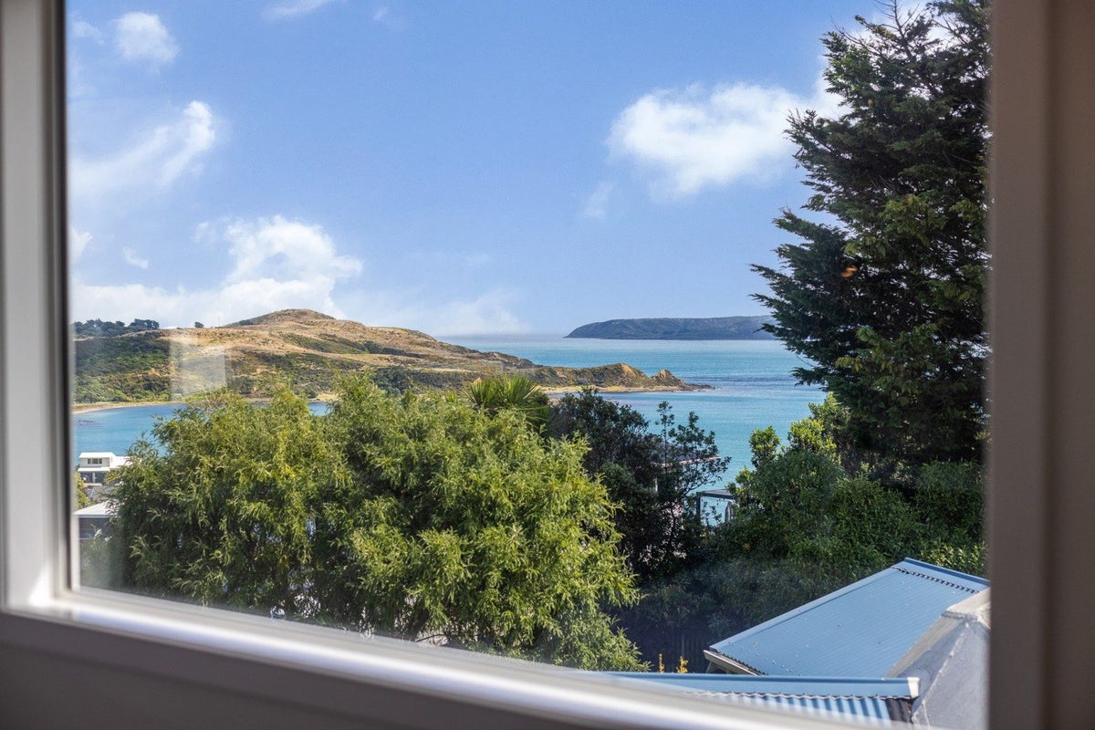 12 Tremaine Place, Camborne, Porirua - Carousel 2