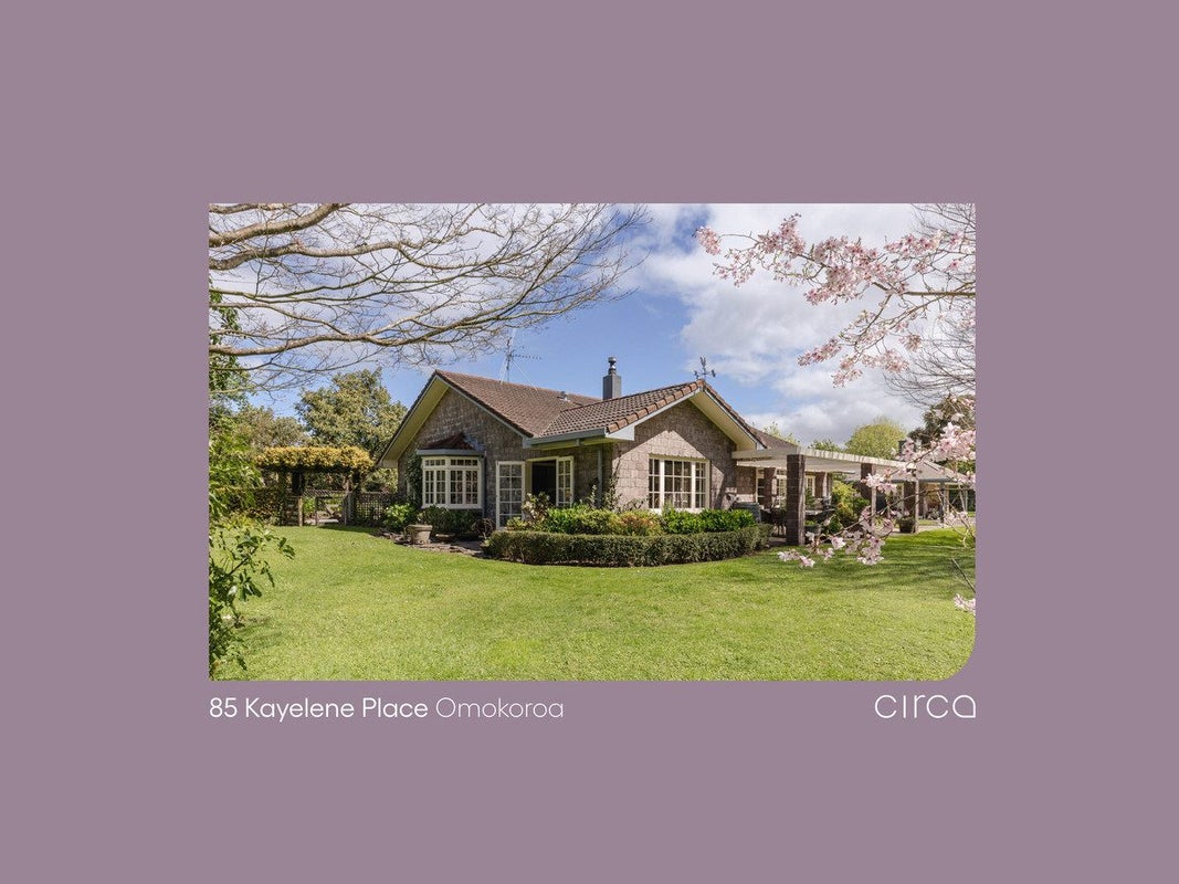 0 , Omokoroa - Carousel 1