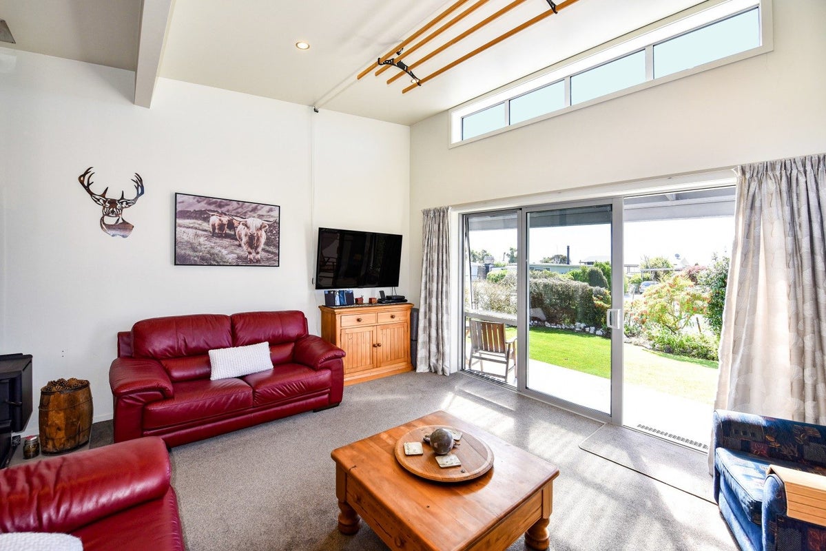 24 Johnston Crescent, Haast - Carousel 2