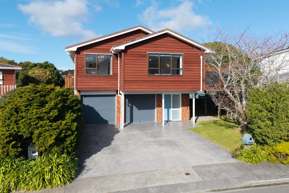 6 Wantwood Grove, Churton Park, Wellington - Carousel 2