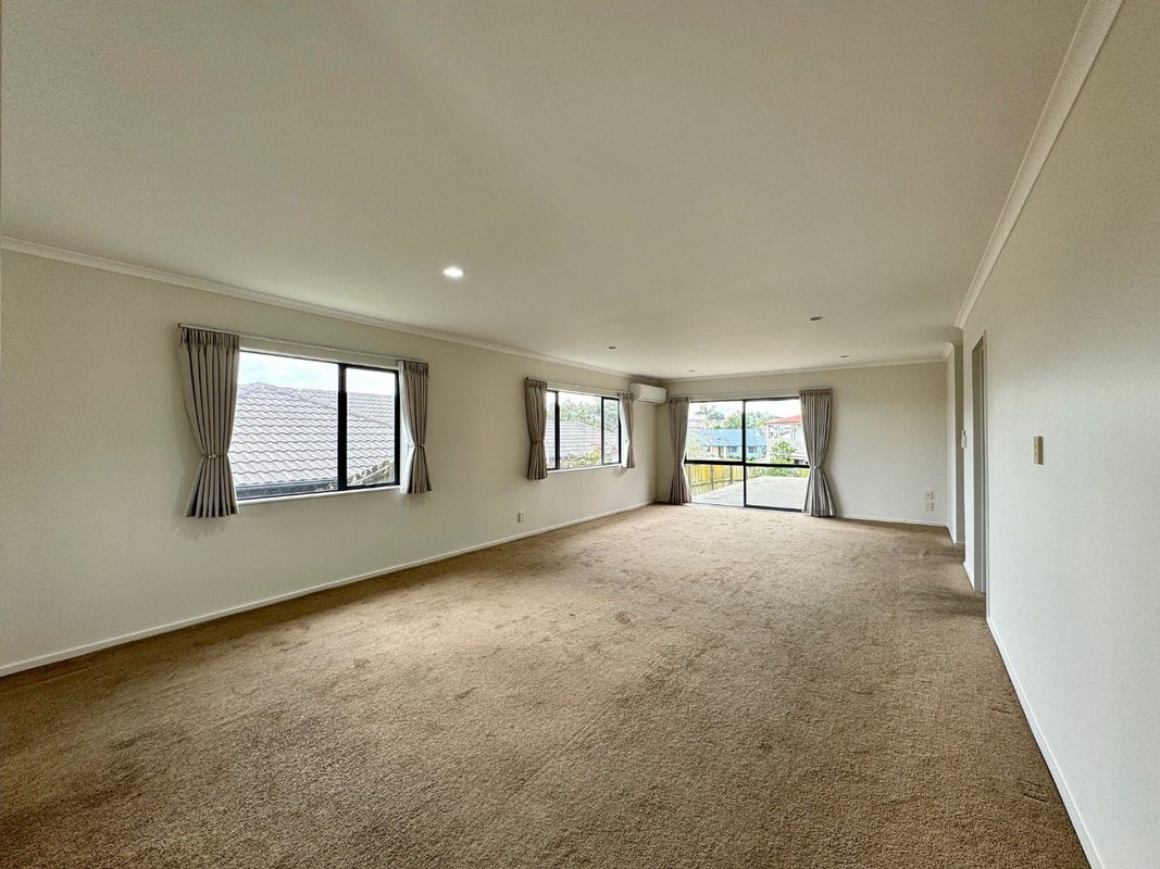 76 Pitt Avenue, Clendon Park, Auckland - Carousel 2