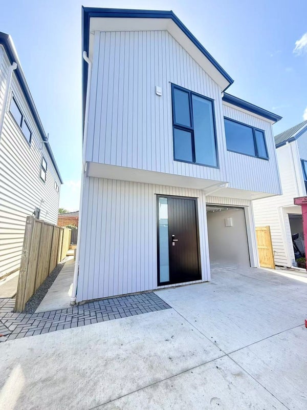 23 Dianne-Louise Drive, Half Moon Bay, Auckland - Carousel 1