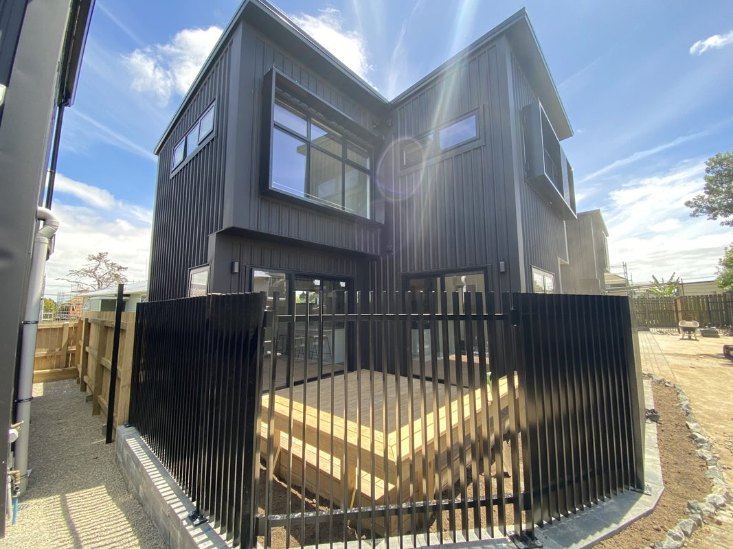 13 Lyndhurst Street, Wai O Taiki Bay, Auckland - Carousel 1