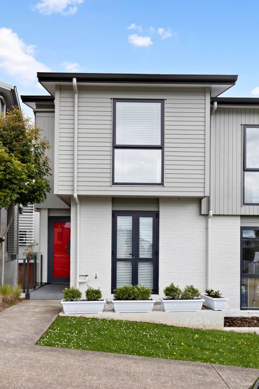13/10 Silver Moon Road, Albany Heights, Auckland - Carousel 2