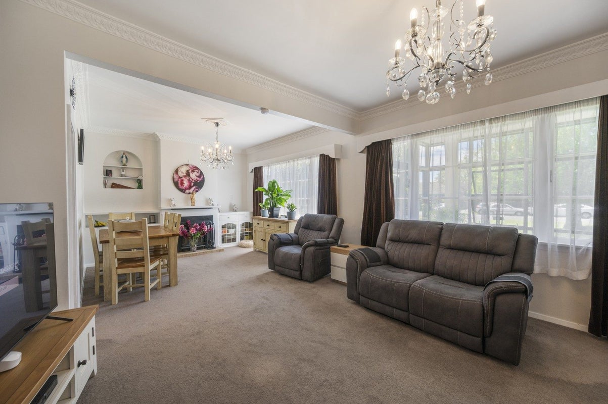 241 Mayfair Avenue, Mayfair, Hastings - Carousel 13