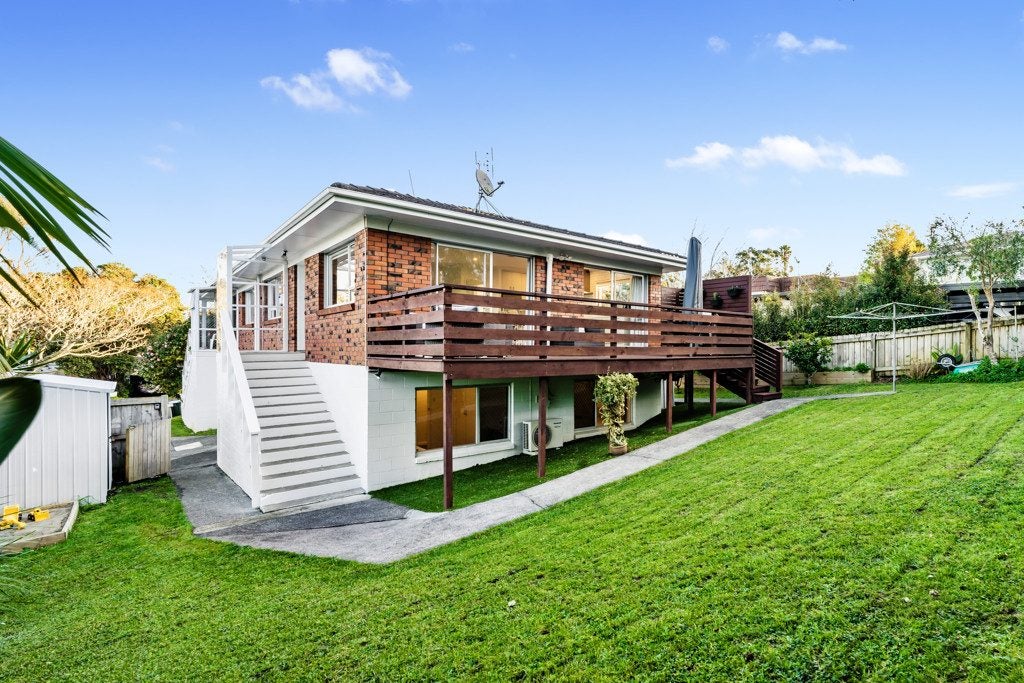 2/18 Lush Avenue, St Johns, Auckland - Carousel 2
