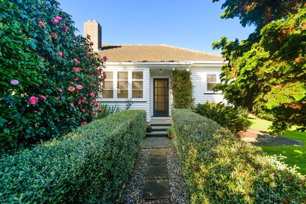 32 Parata Street, Hokowhitu, Palmerston North - Carousel 1