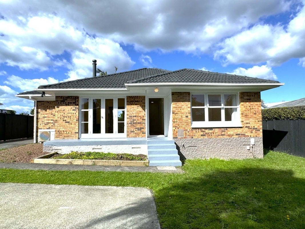 23 Megan Avenue, Pakuranga Heights, Auckland - Carousel 2
