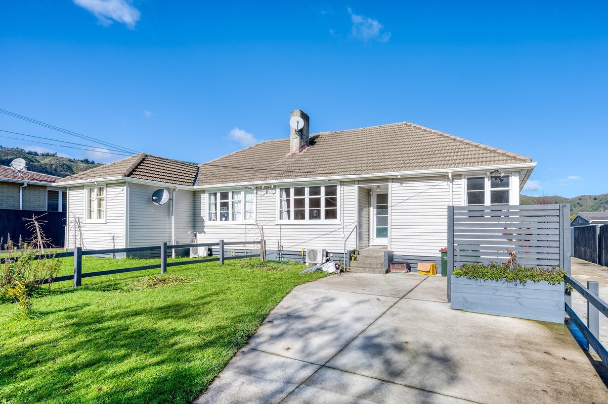4 Langford Street, Naenae, Lower Hutt - Carousel 1