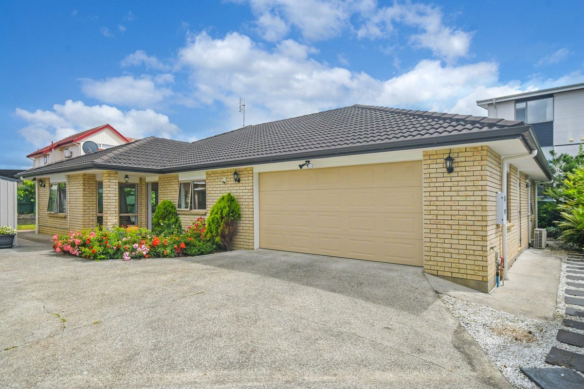 220A Shirley Road, Papatoetoe, Auckland - Carousel 1