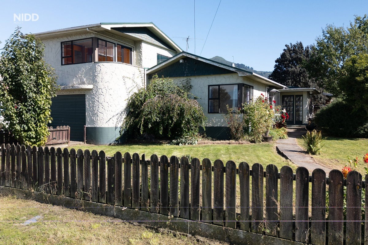 7 Constant Street, Sawyers Bay, Port Chalmers - Carousel 1