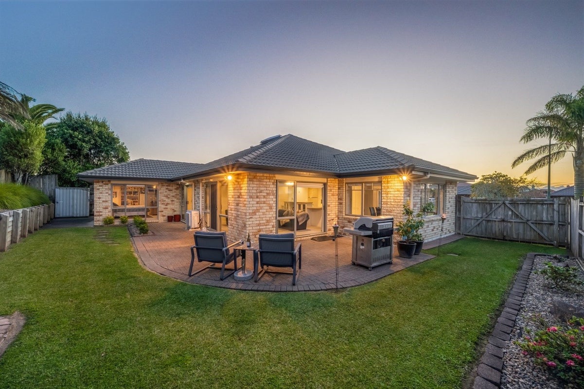 218 Kilkenny Drive, East Tamaki Heights, Auckland - Carousel 2