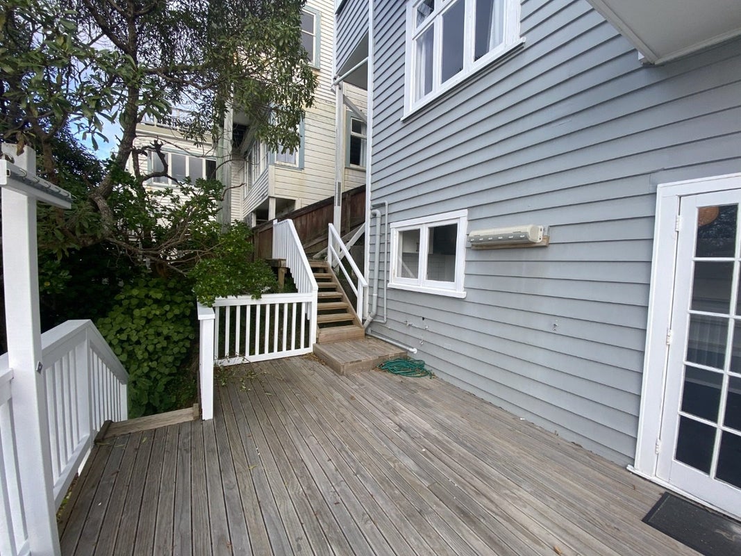63 Overtoun Terrace, Hataitai, Wellington - Carousel 19