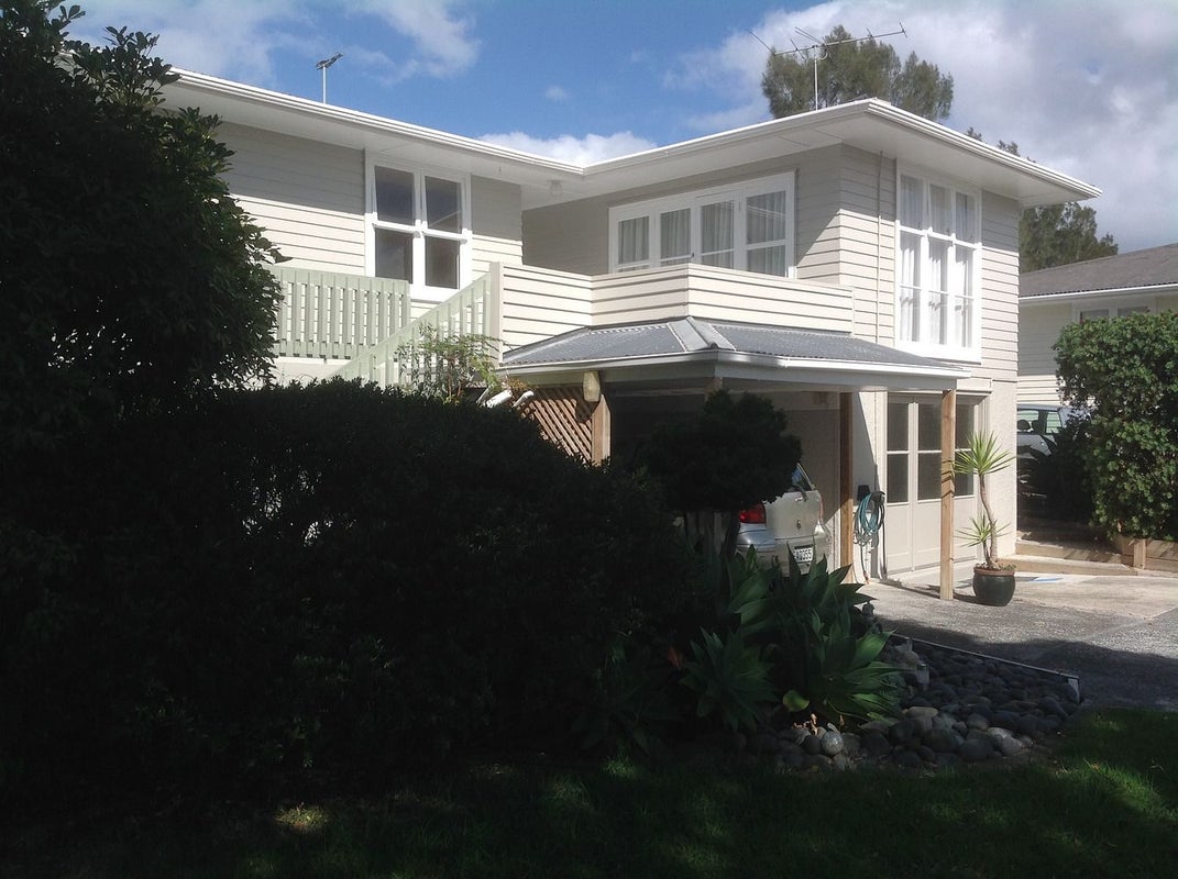 23 Tamariki Avenue, Kelston, Auckland - Carousel 1